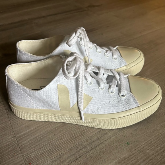 WATA II LOW CANVAS WHITE PIERRE *Never Worn* - Picture 2 of 5